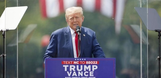 Trump Takes Stage Behind Bulletproof Glass in First Outdoor Rally Since Assassination Attempt