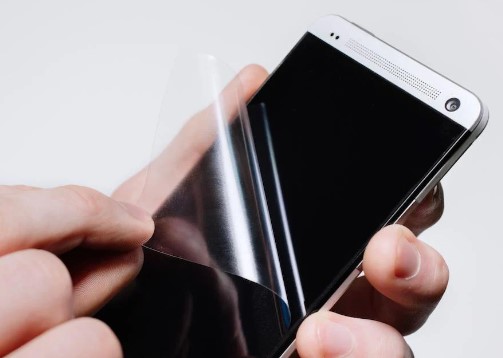 Can you re-stick down tempered glass screen protectors if the person installed it hasn’t clean the screen underneath it?
